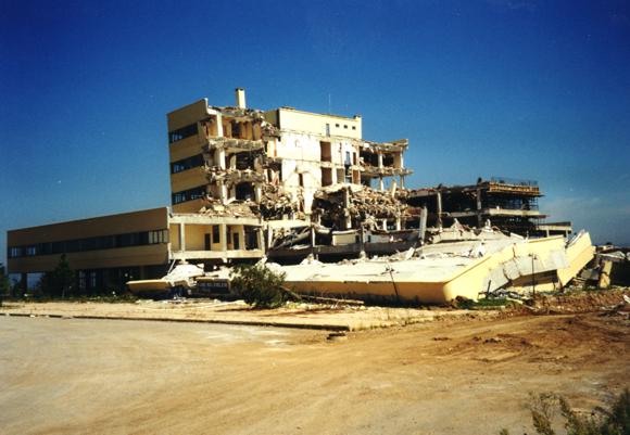Folgen des Erdbebens vom 17. August 1999 bei Izmit, Türkei